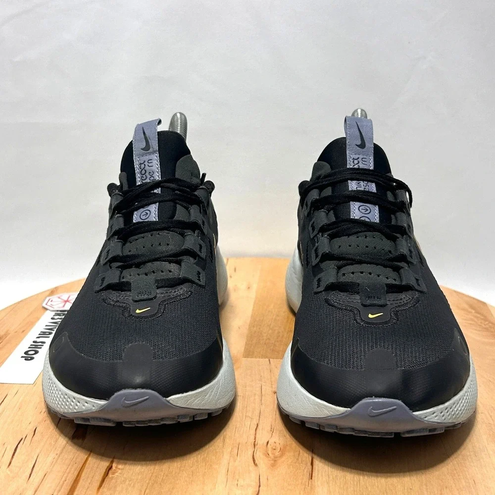Nike Wmns React Escape Run 'Dark Smoke Grey Metallic Gold Coin' CV3817-005- 7.5